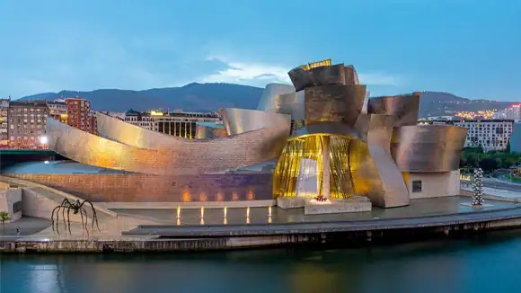 In which city is this famous museum located? - New York, Bilbao, Paris, Amsterdam