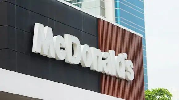 Where was the first restaurant of this company opened in India? - Mumbai, Delhi, Ahemdabad, Chennai