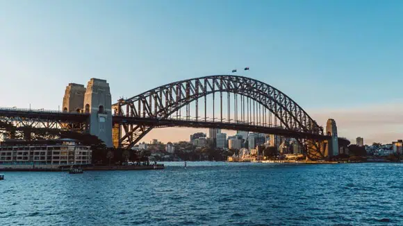 This famous bridge is located in which Australian city? - Sydney, Canberra, Melbourne, Perth