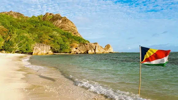 This is the flag of which island country in the Indian Ocean? - Maldives, Mauritius, Madagascar, Seychelles